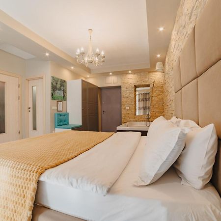 Romantic Jacuzzi Belleview Studio Sinaia Buitenkant foto